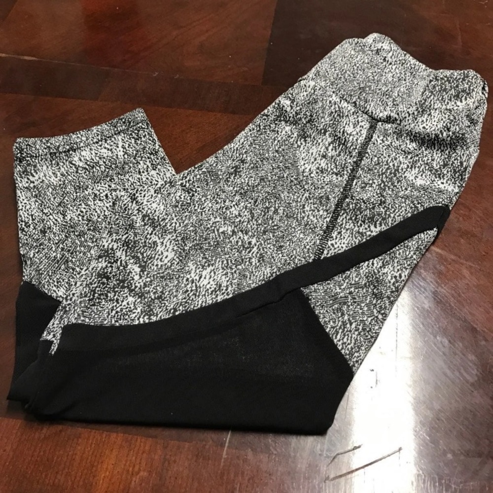 Athletic leggings